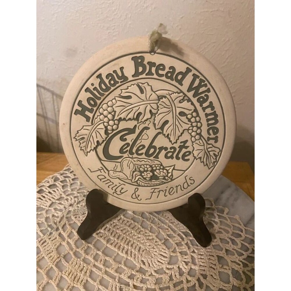 Vintage 1990 Heart Land Studios Ceramic Holiday Bread Warmer by Lyn Ulick